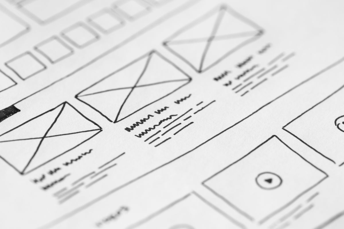 SaaS dashboard layout wireframe showing sidebar, header and content area structure