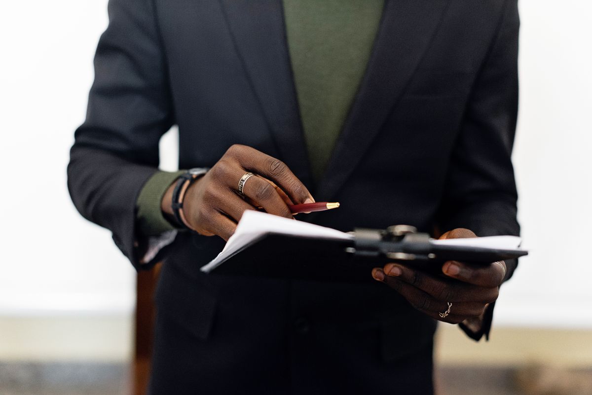 Reviewing a software development proposal against a checklist to catch technical red flags